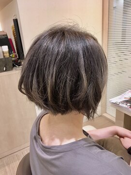 ピーディーヴィセオ 新さっぽろ店(PD VISEO) ハイライトグレーボブ