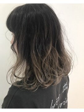e.m.a プレミアムビューティーサロン 栄駅店(e.m.a PREMIUM BEAUTY SALON) 透け感グレージュグラデーション
