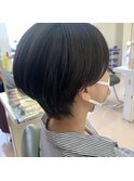 まるみとくびれショート