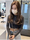 透明感ベージュ / 大人ハイトーン / かき上げロングヘア