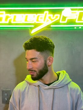 グリーディーフォックス 代々木(Greedy FOX) 波巻き/ハイライト/マッシュパーマ/ウルフ[シェービング]