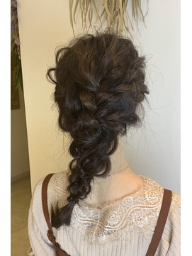 ビューティフルガーデンズ(Beautiful Gardens) エアリーチェーンまとめ髪　Jスタイリスト　kokoro