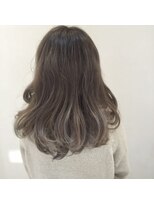 ラヴェ(LAWE.)&nbsp;外国人風シルバーベージュのグラデーション♪