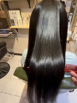 【JR茨木3分】必要以上に強い薬を使わない！髪質を見て薬剤を調合し、最小限のダメージに抑える縮毛矯正◎