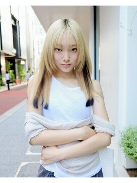 ダブ アオヤマ(DaB AOYAMA) 「モリ」ポイントブラックデザイン / ミディアムレイヤーカット