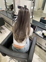 キング 心斎橋店(K!ng)&nbsp;ハイライトカラーミルクティーベージュレイヤーカット