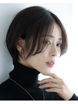 ダリア(Dahlia) 韓国風小顔レイヤーショート × 艶感イルミナカラー