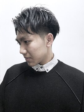 ココ 原宿(KOKO) 波巻きツイストスパイラルフェザーパーマ刈り上げセンターパート