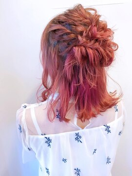 エルパティオ(EL PATIO) チェリーレッド×ガーリー　波巻きハーフアップ