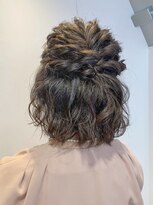 コフィー バイ メルト 吉祥寺(cofy by melt)&nbsp;【三ツ井】結婚式 お呼ばれ ワンピース 波ウェーブハーフアップ