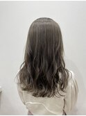 オリーブグレージュ