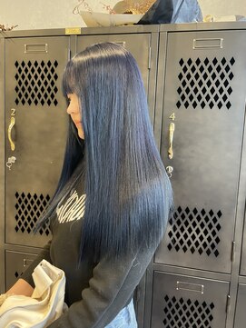 アチーブリス(achieve Liss) ニュアンス寒色系カラー ブルーブラック ストレートロング