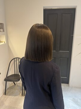 アリーズ シブヤ(ALLYS shibuya) ぱつっとボブスタイル