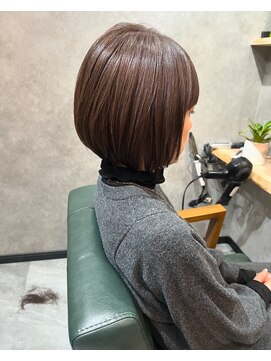 ウル(ulu.) 大人可愛い♪ショートボブ×脱白髪染めカラー