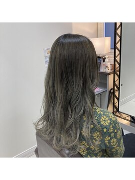 アールモンドヘア新世界 ♯グラデーションカラー♯オリーブアッシュ