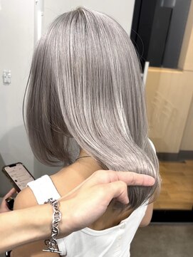 リグ 横浜(Lig.) シルバーグレージュカラーケアブリーチ切りっぱなしダブルカラー