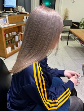 ストゥー(StueW.) ブリーチカラーシルバーグレージュ[倉敷][岡山][岡山美容室]