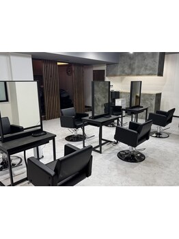 髪のお悩みや、なりたいスタイルを気軽に相談できる雰囲気が◎居心地の良い空間で癒しのひとときを。