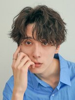 フィフス 原宿(fifth)&nbsp;原宿ツイストスパイラルパーマメンズカットセンターパート30代