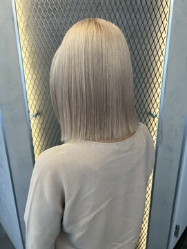 スリーバイベルベット(THREE...by velvet) 博多で人気のダブルカラー♪ブリーチカラー/ハイトーンボブ◎