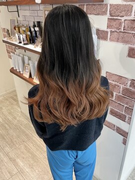 グラデーション×暖色カラー