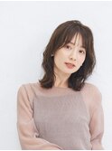 大人可愛いくびれミディ|顔まわりレイヤー×柔らかブラウン