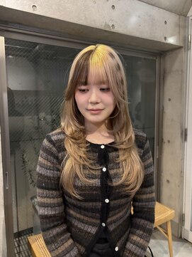 ローウェ 表参道(Louwe) 《Rinon指名》デザインカラー ハイレイヤーカット  ベージュ