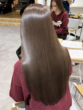 イエロ(yelo) まとまりと艶を叶える髪質改善