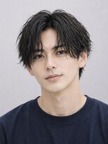 タックバイハレ たまプラーザ(takk by Hale)&nbsp;Haleメンズ刈り上げセンターパートニュアンスパーマたまプラーザ