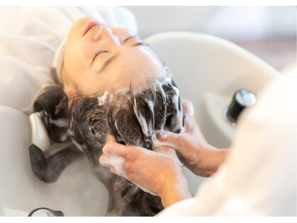 モア ヘアー ラウンジ ハザール 羽沢国大前店(moa hair lounge/ HAZZAR)の写真
