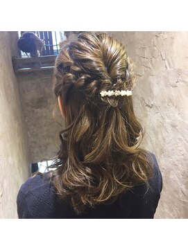 マギーヘア(magiy hair) magiyhair ☆ お呼ばれハーフアップ/kana