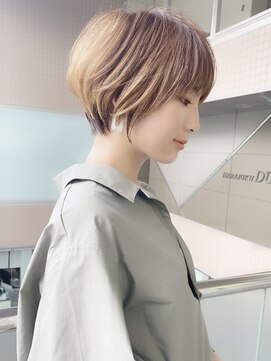 アンド ストーリーズ(&STORIES) 可愛い前髪ありのひし形耳掛け/20代/30代/40代/ハイライト/ボブ