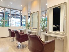 hair salon & cafe H plus【エイチプラス】