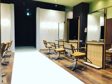 テン アベダ ららぽーと名古屋みなとアクルス店(TEN AVEDA)の雰囲気（オーガニックアロマの香るサロン内）