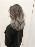 シルバーグレージュ×バレイヤージュ（グラデーション）