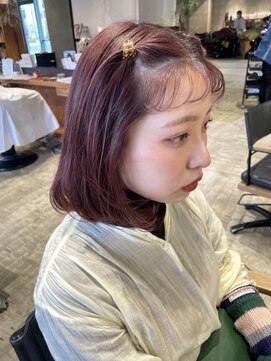 コレット(COLETTE) ピンクボブ ヘアクリップアレンジ