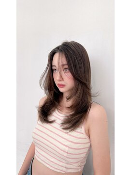 ラル 立川(lar) ミディアムレイヤー_前髪マチルダボブピンクベージュ