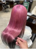 派手髪ピンクカラーブラックグラデーション