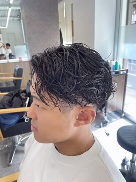 メンズサロン キング 梅田店(Men’s salon K!ng) 波巻きツイストスパイラルパーマ/フェザーパーマ/眉毛/メンズ