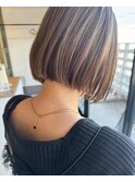 切りっぱなしボブ×ミルクティーベージュ