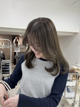 ニュイアン(nuian) オリーブベージュ