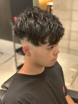 フランクスバーバー アンド ビアークラブ(FRANK'S BARBER and BEER CLUB)&nbsp;くせ毛風スペインカールフェードフェードカット