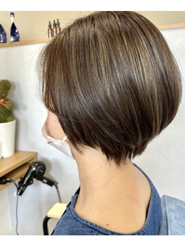 ケー(k..) ナチュラルショート×ハイライト