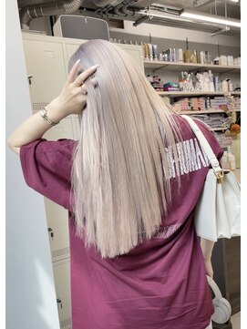 ヴァーディ オモテサンドウ(Vardy omotesando) ホワイトベージュ・ハイトーンロング・表参道ブリーチ・ベージュ