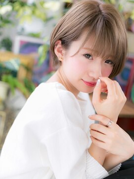 カバーヘア ブリス 川口(COVER HAIR bliss) 前下がりハイトーンカラー小顔ボブショートh3川口20代30代40代