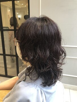 ネオリーブギンザ 銀座店(Neolive GINZA) ウルフっぽいミディアムパーマスタイル (銀座)