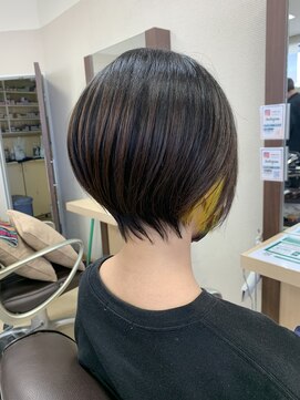 美容室ステラ 東大宮店 Short Bob × Earring Color