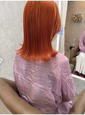 オレンジ×ミディアムボブ