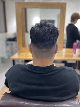 クーシ(kuusi) フェードカット【高円寺/東高円寺/新高円寺】