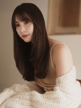 ハイマー(HEIMER) 顔周りカットで肌映えロングスタイル